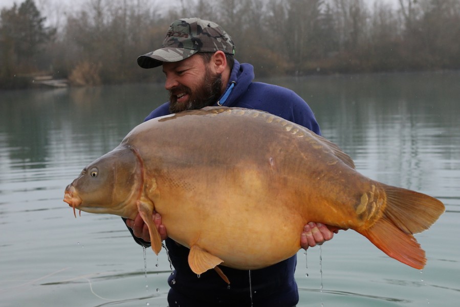 Buzz with The 43 at 63lb from Pole Position in Dec 2016