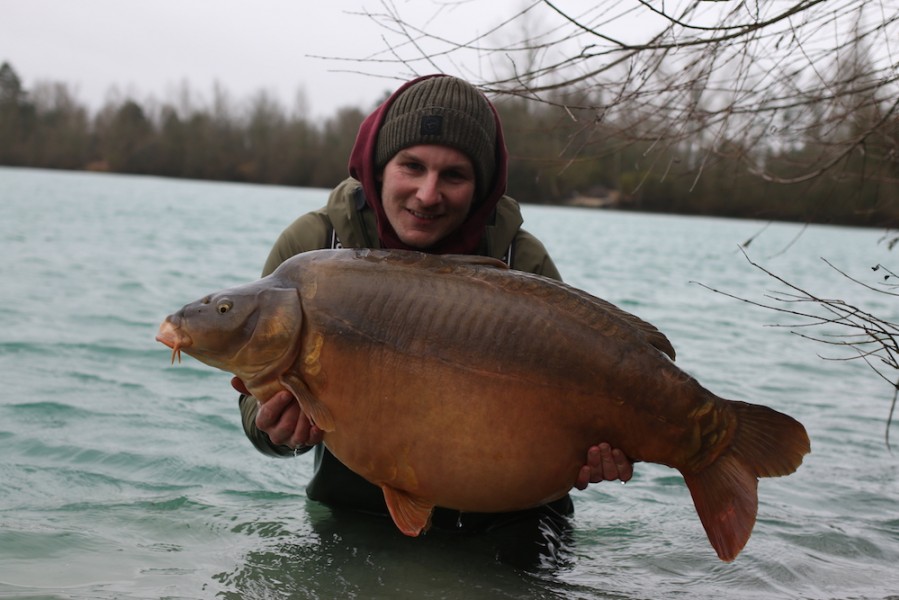 Rob Burgess with Well Hung at 54lb 12oz Cos Point 15.12.18